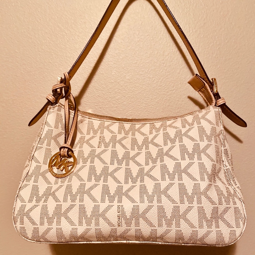 Michael Kors Jet Set Signature Bag
